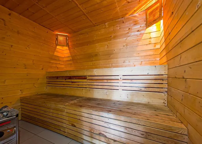 Solna Chata-dom Na Wylacznosc Grota Solna, Balia, Sauna, Basen בית נופש *