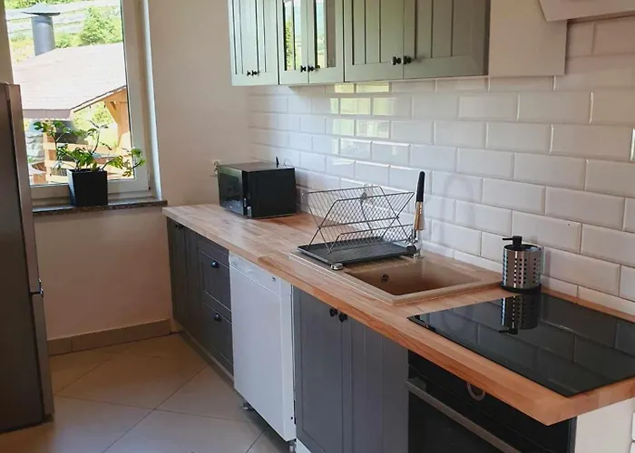 Solna Chata-dom Na Wylacznosc Grota Solna, Balia, Sauna, Basen רייצ'ה