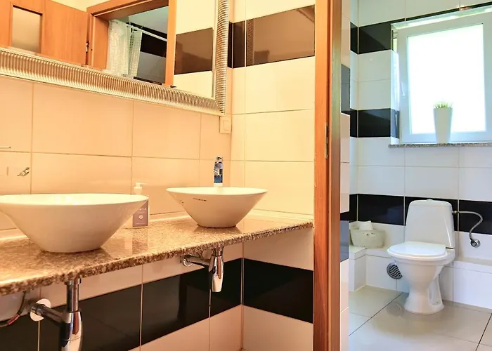 Solna Chata-dom Na Wylacznosc Grota Solna, Balia, Sauna, Basen Tatil Evi Rajcza